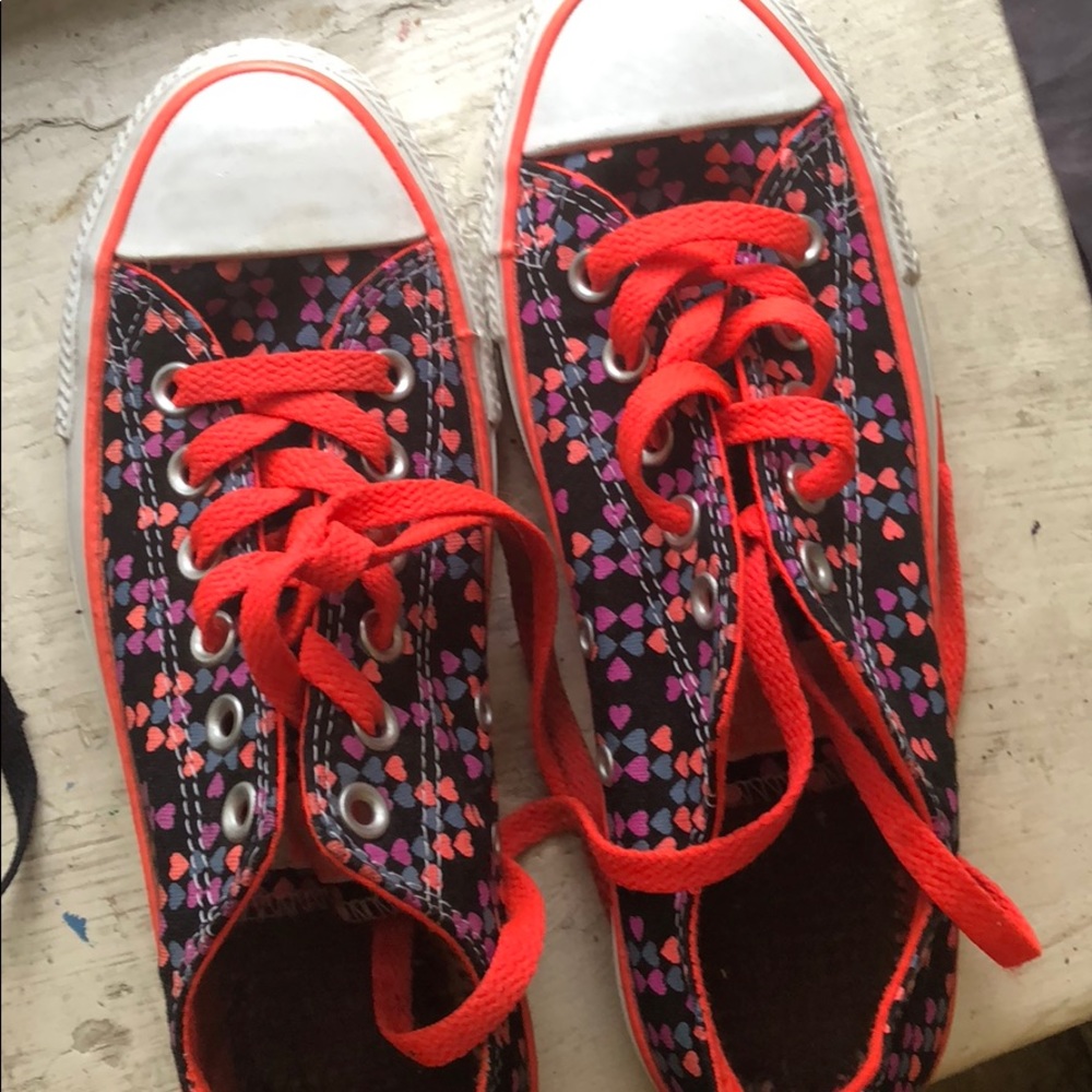 Women heart color converses women size 7
